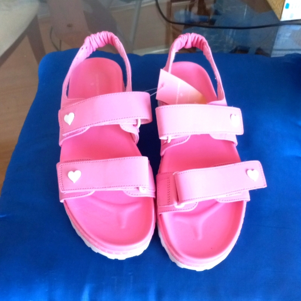New cute sandals